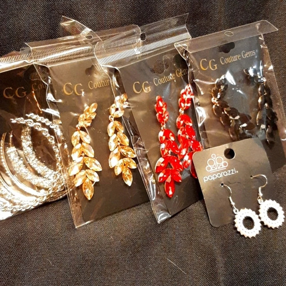 NWT 7 pair of assorted earrings - Picture 2 of 8